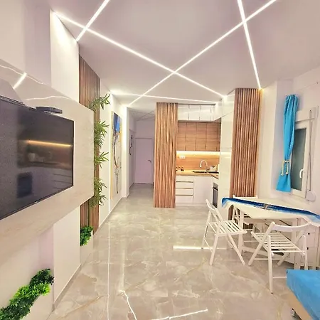 Sun Sea No 7 First Line Apartment *